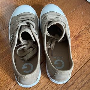 Guess converse style shoes